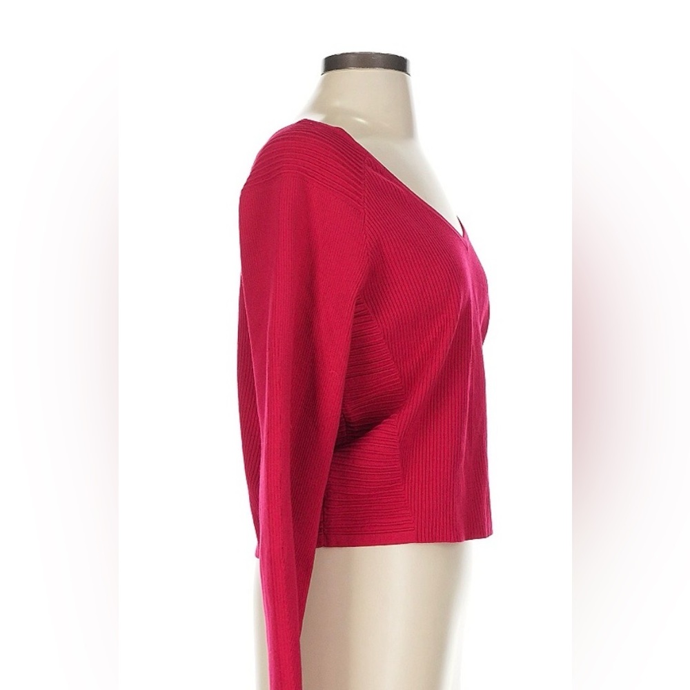 Express Body Contour Ribbed V-Neck Long Sleeve Top
Size Small • Deep Red - Picture 3 of 4